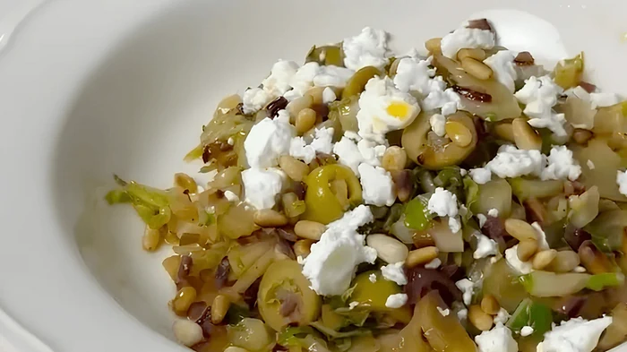 Frunze verzi de conopidă – cum să pregătiți un fel de mâncare interesant și rafinat din ele